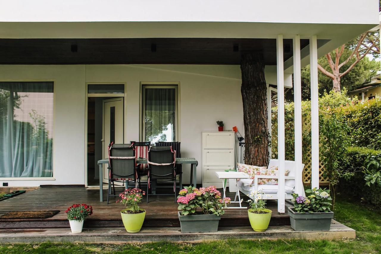 Ivy Lalzi Bay Beach House Durres Bagian luar foto